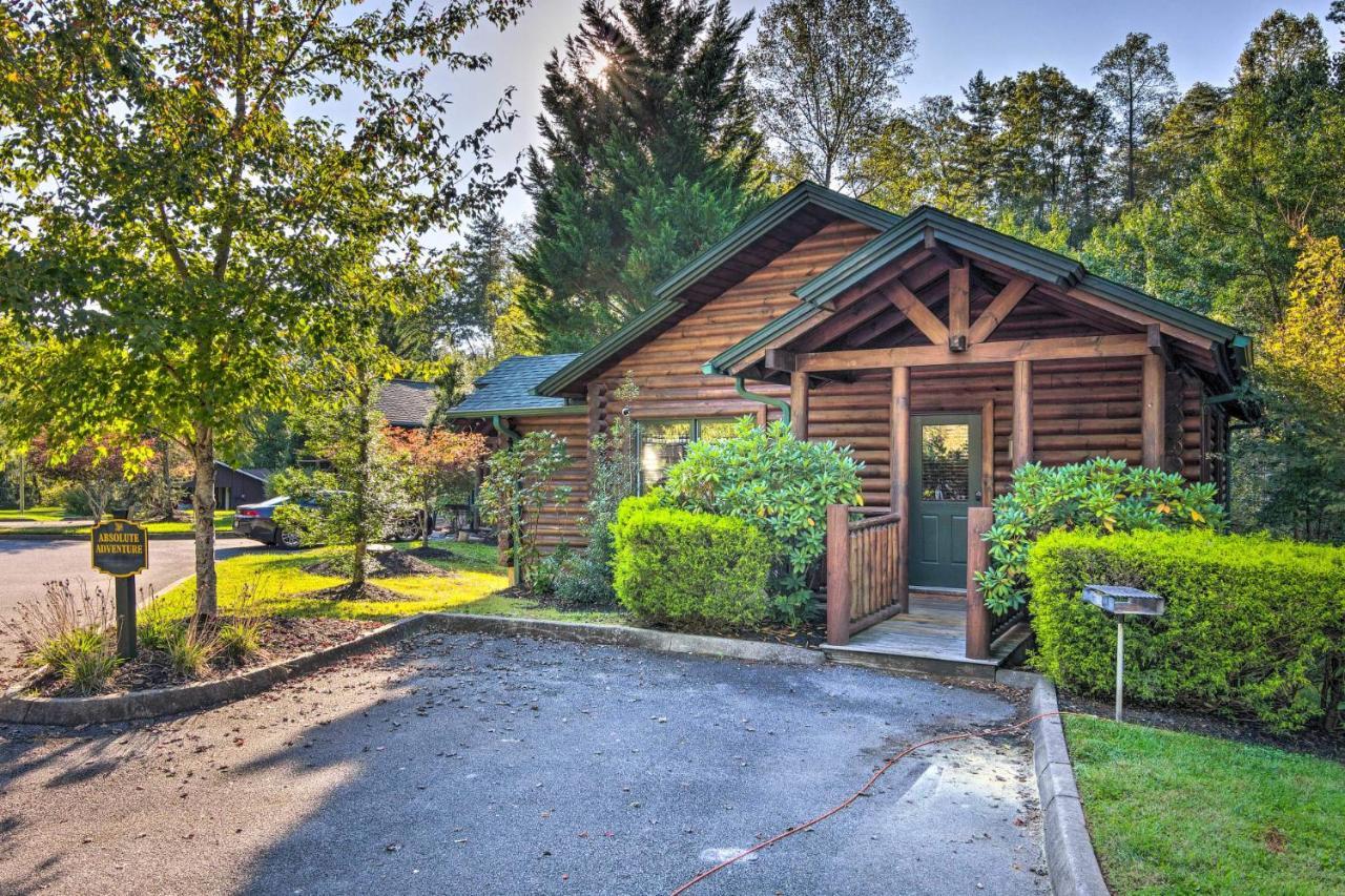 Dog Friendly, Romantic Mtn Getaway Hot Tub Pool Гатлинбург Экстерьер фото