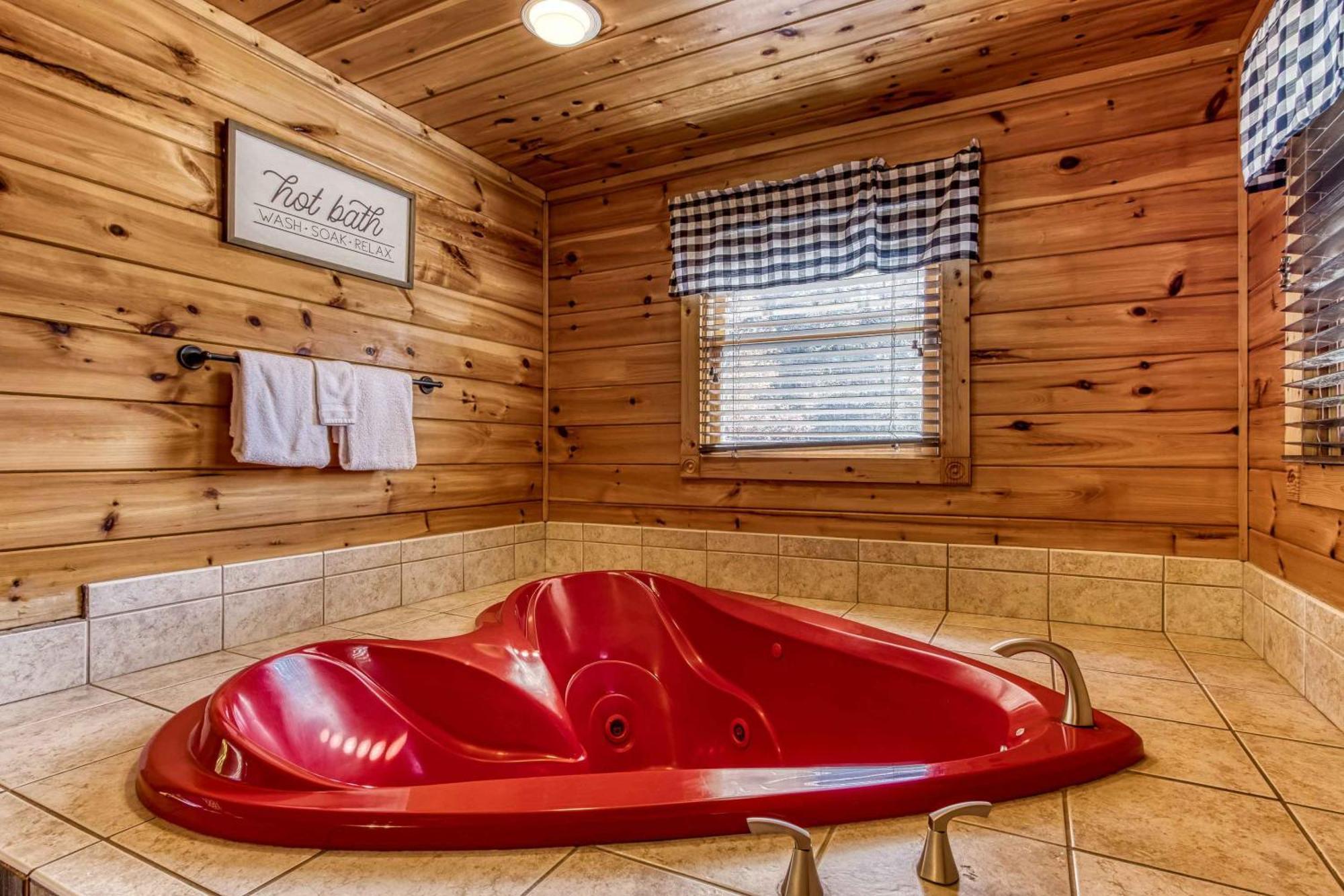 Dog Friendly, Romantic Mtn Getaway Hot Tub Pool Гатлинбург Экстерьер фото